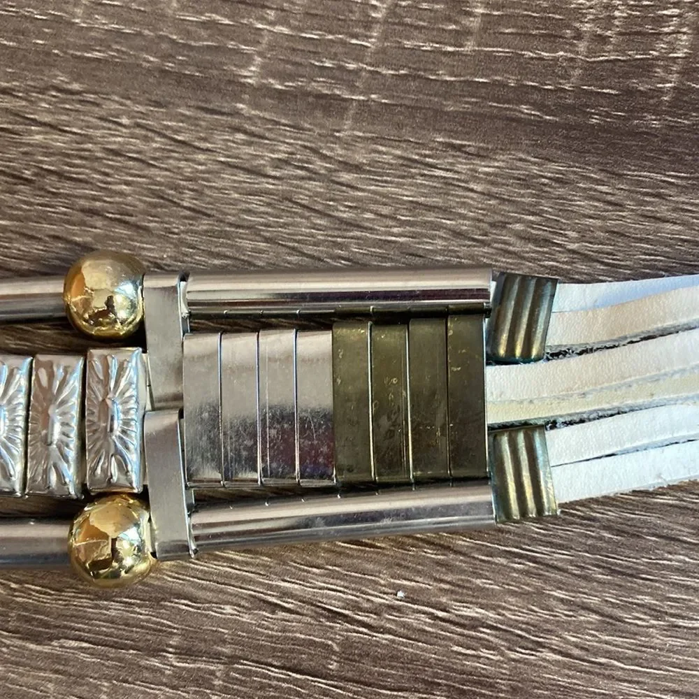 Vintage Women’s Medium Western Belt White & Silver